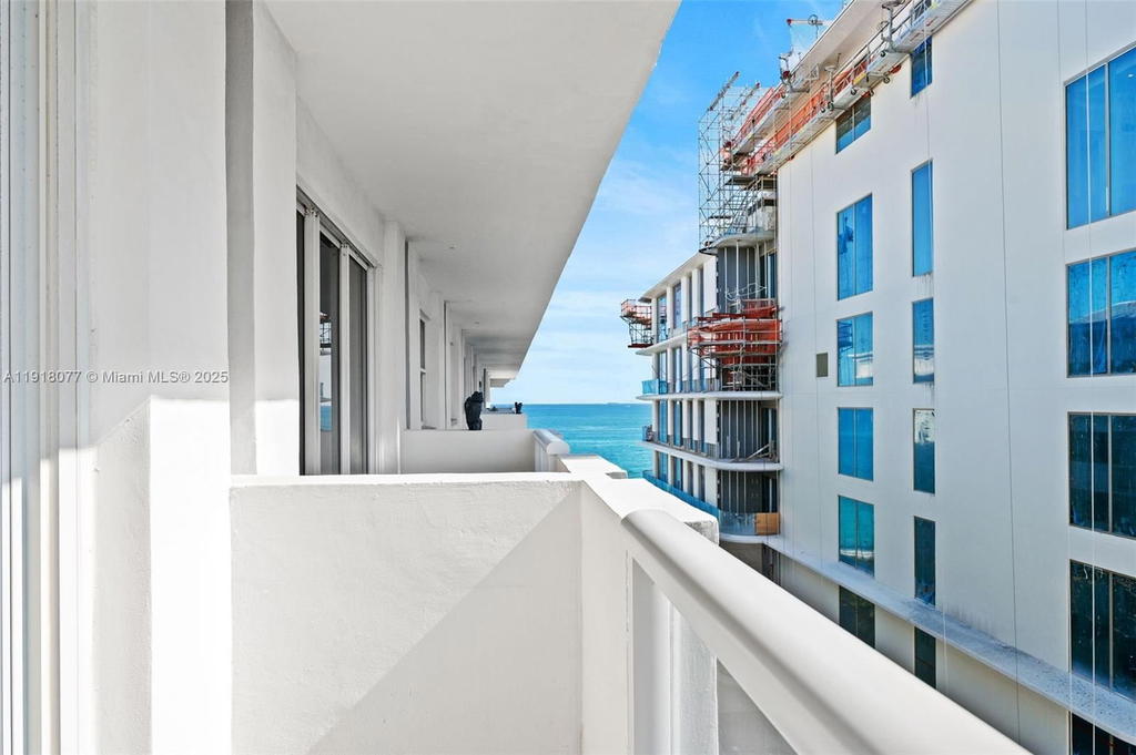 Real estate property located at 9195 Collins Ave PH14, Miami-dade, Carlisle On The Ocean Con, Surfside, FL