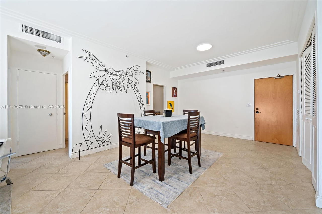 Real estate property located at 9195 Collins Ave PH14, Miami-dade, Carlisle On The Ocean Con, Surfside, FL