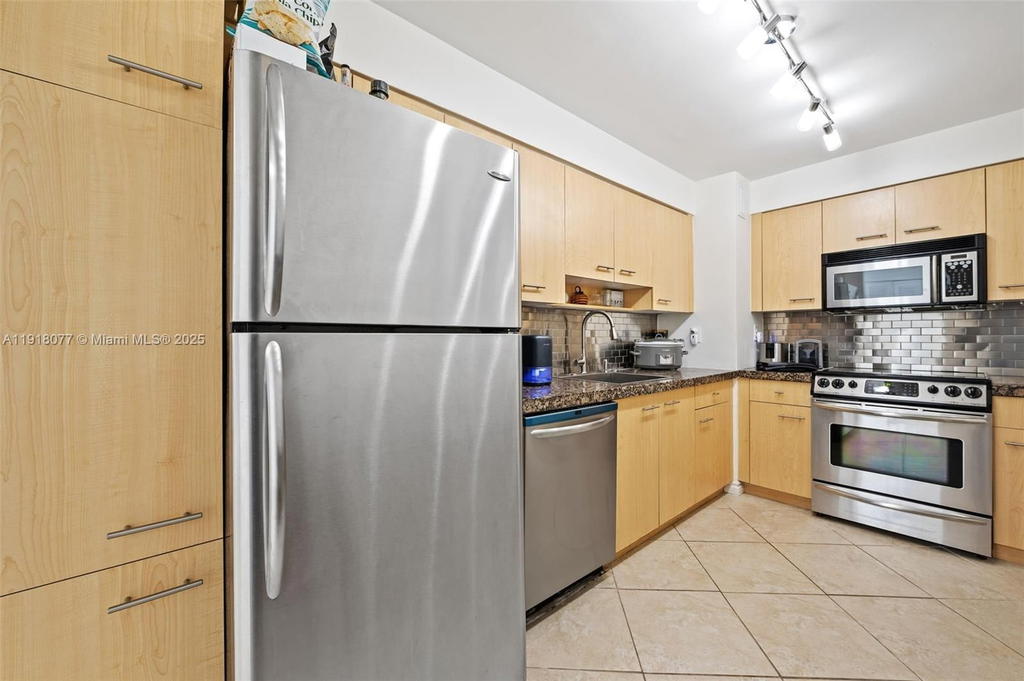 Real estate property located at 9195 Collins Ave PH14, Miami-dade, Carlisle On The Ocean Con, Surfside, FL