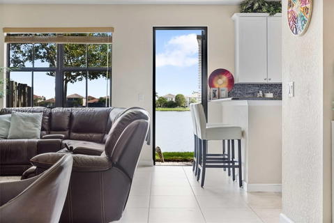 Real estate property located at 8456 Lake Majesty Ln #8456, Broward, Debuys Plat, Parkland, FL