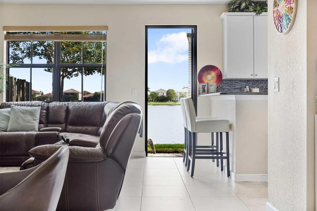 Real estate property located at 8456 Lake Majesty Ln #8456, Broward, Debuys Plat, Parkland, FL