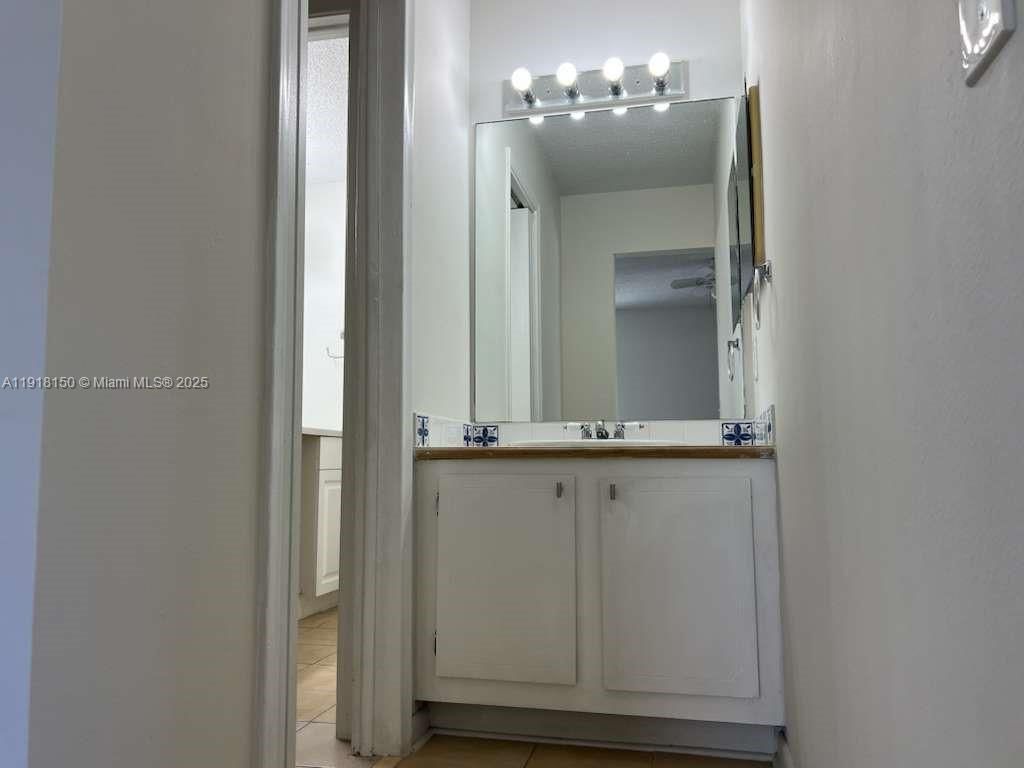 Real estate property located at 721 1st Way B18, Broward, Vizcaya Gardens Condomini, Deerfield Beach, FL