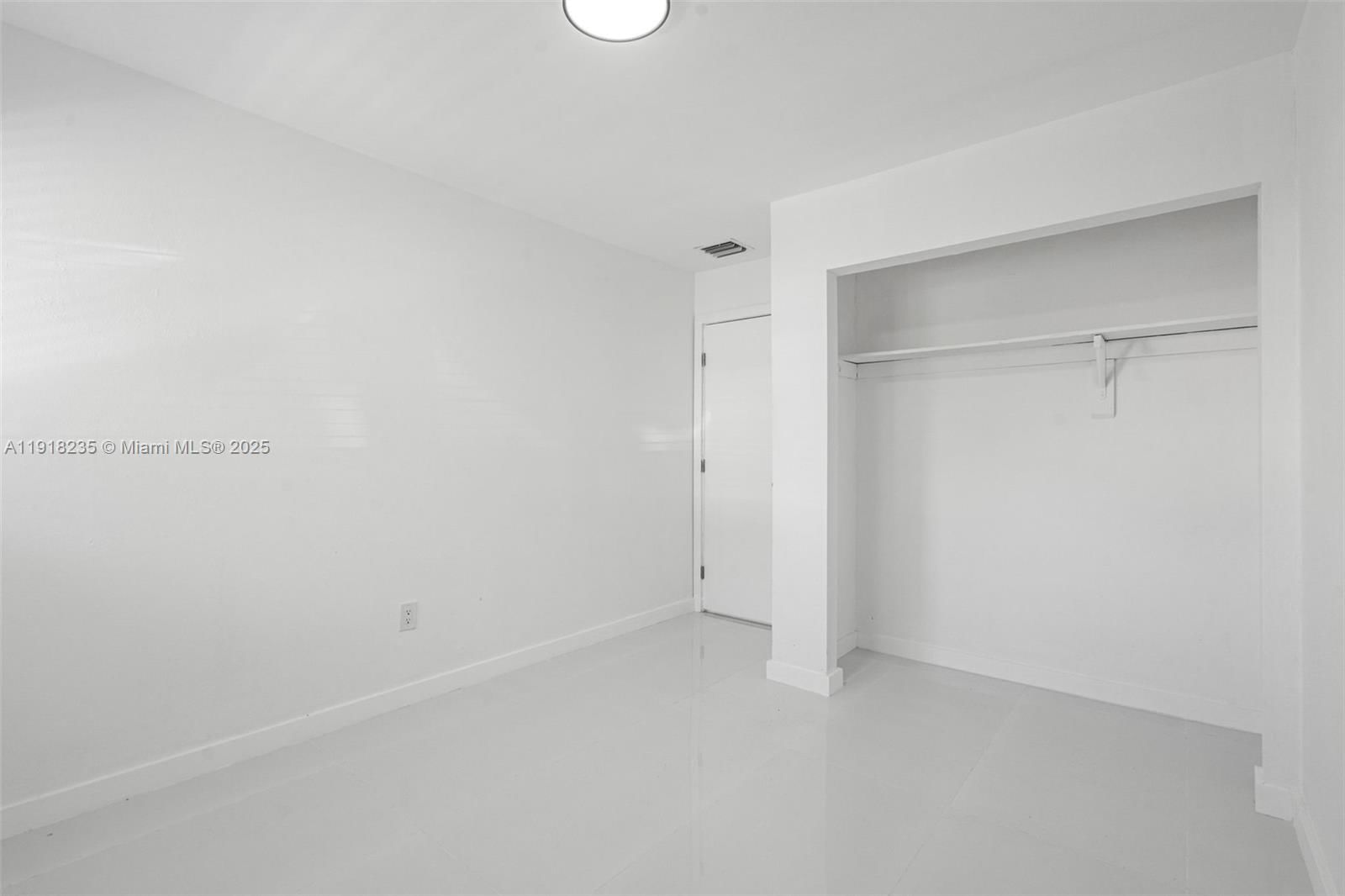 Real estate property located at 3956 207th St Rd, Miami-dade, Vista Townhouse Sec C, Miami Gardens, FL