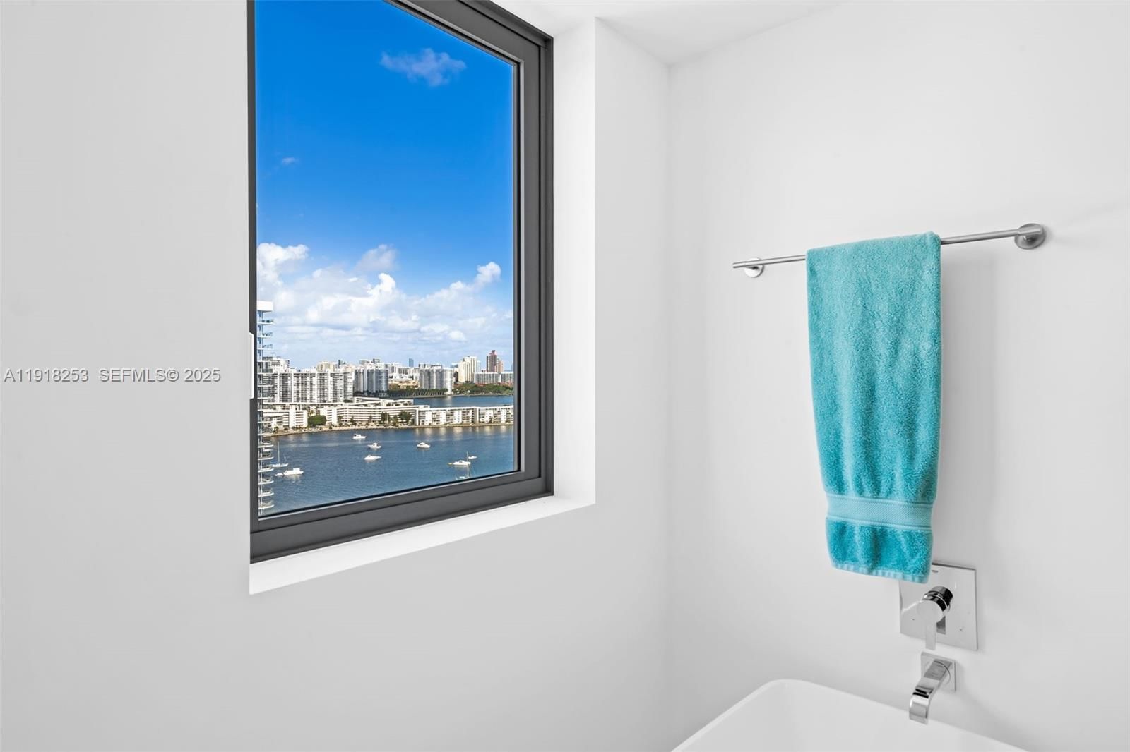 Real estate property located at 17111 Biscayne Blvd #2103, Miami-dade, Marina Palms Residences S, North Miami Beach, FL