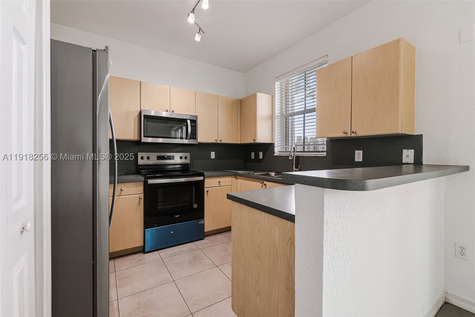 Real estate property located at 12566 126th Ave, Miami-dade, Kendall Breeze South, Miami, FL