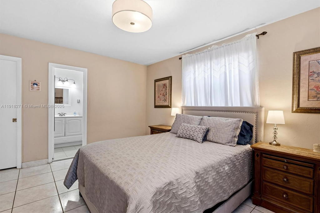 Real estate property located at 9411 30th Ter, Miami-dade, Coral Gardens, Miami, FL