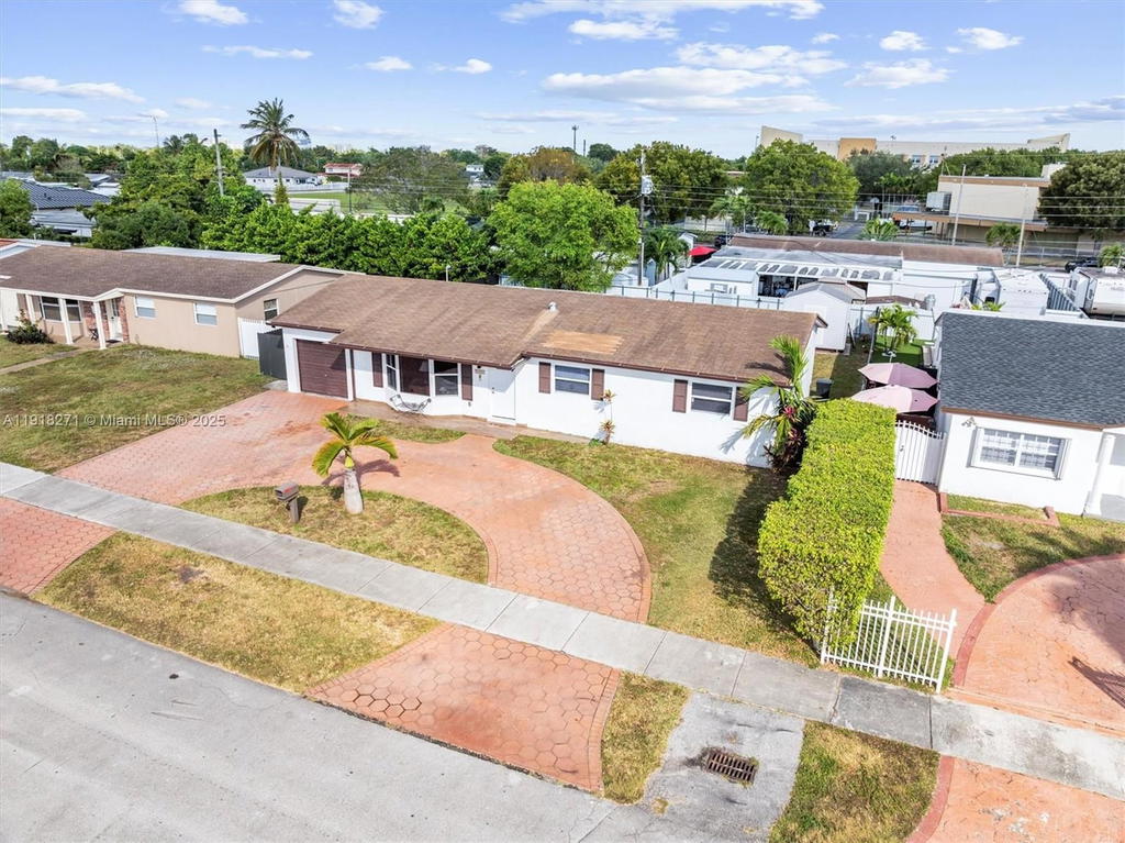 Real estate property located at 9411 30th Ter, Miami-dade, Coral Gardens, Miami, FL