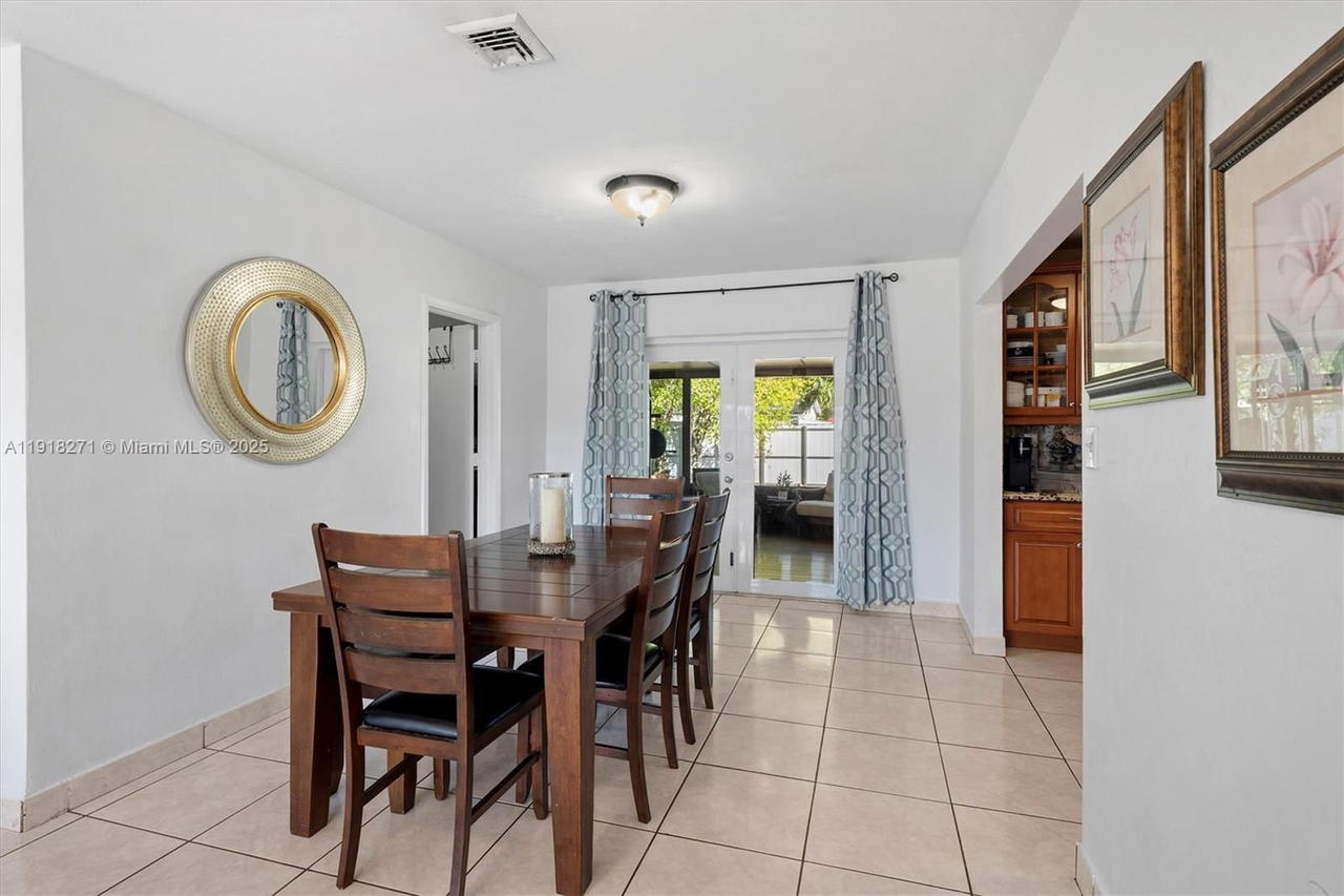 Real estate property located at 9411 30th Ter, Miami-dade, Coral Gardens, Miami, FL