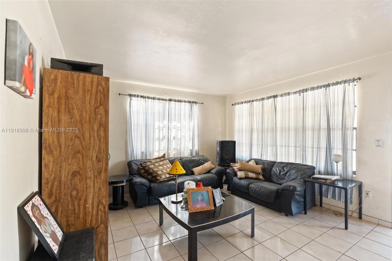 Real estate property located at 1260 155th St, Miami-dade, Fulford By The Sea Sec J, North Miami Beach, FL
