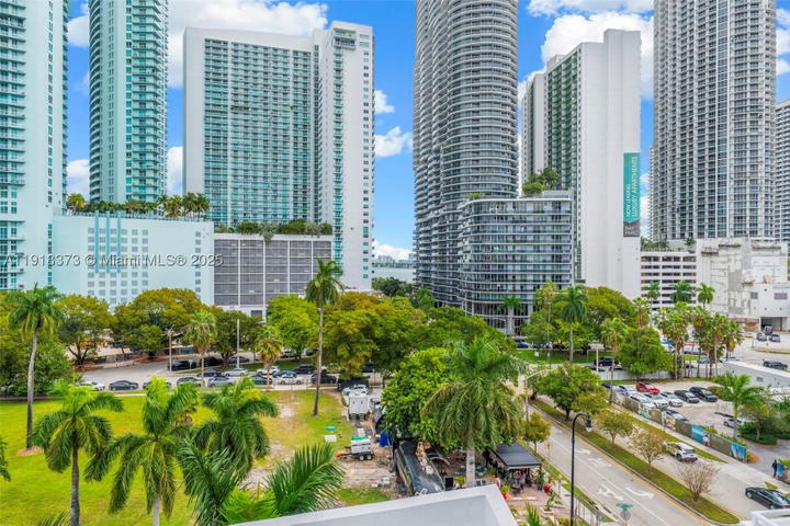Real estate property located at 275 18th St #708, Miami-dade, 1800 Biscayne Plaza Condo, Miami, FL