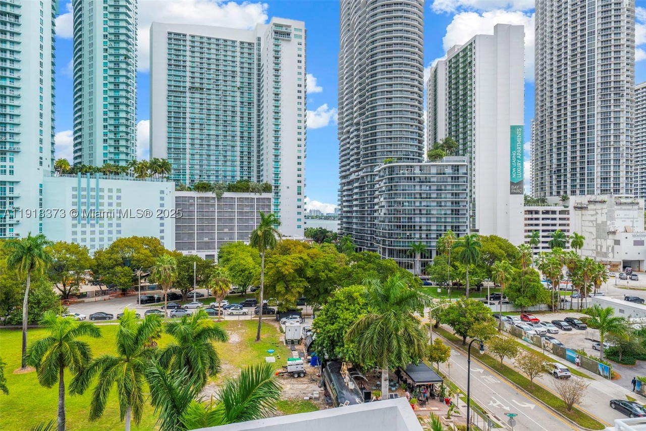 Real estate property located at 275 18th St #708, Miami-dade, 1800 Biscayne Plaza Condo, Miami, FL