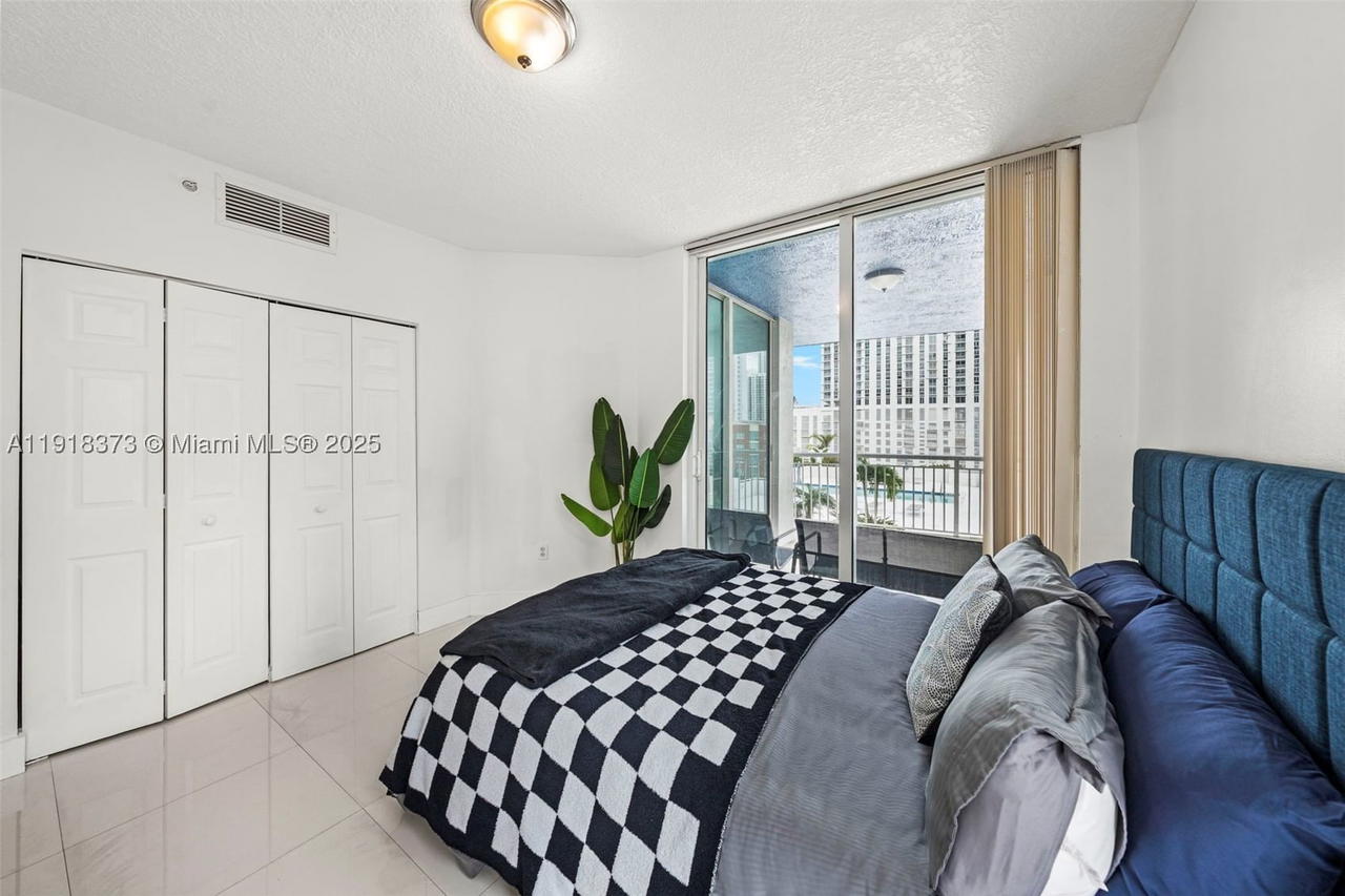 Real estate property located at 275 18th St #708, Miami-dade, 1800 Biscayne Plaza Condo, Miami, FL