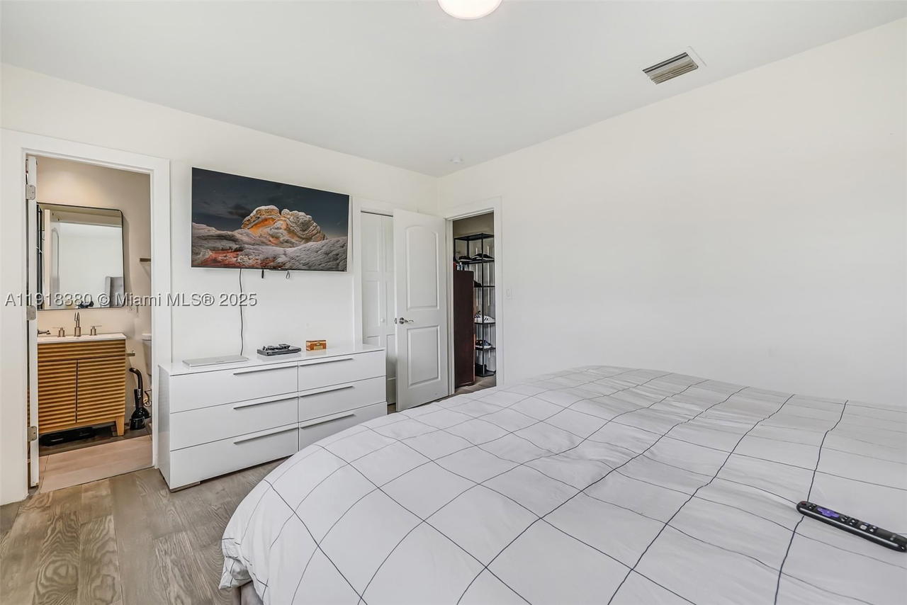 Real estate property located at 7901 22nd St, Miami-dade, Miracle Manor 3rd Addn, Miami, FL