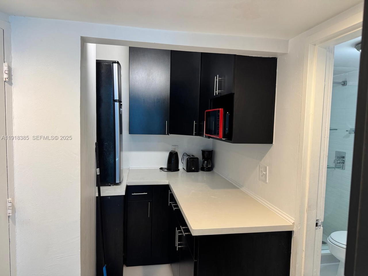 Real estate property located at 5445 Collins Ave #915, Miami-dade, Castle Beach Club Condo, Miami Beach, FL