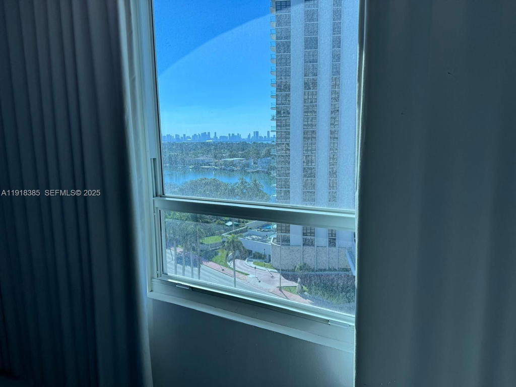 Real estate property located at 5445 Collins Ave #915, Miami-dade, Castle Beach Club Condo, Miami Beach, FL