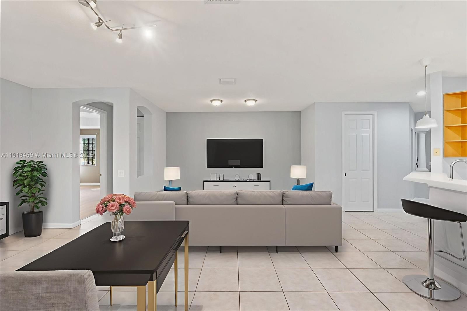 Real estate property located at 2649 Center Ct Dr #2-7, Broward, Courtside At Weston Hills, Weston, FL