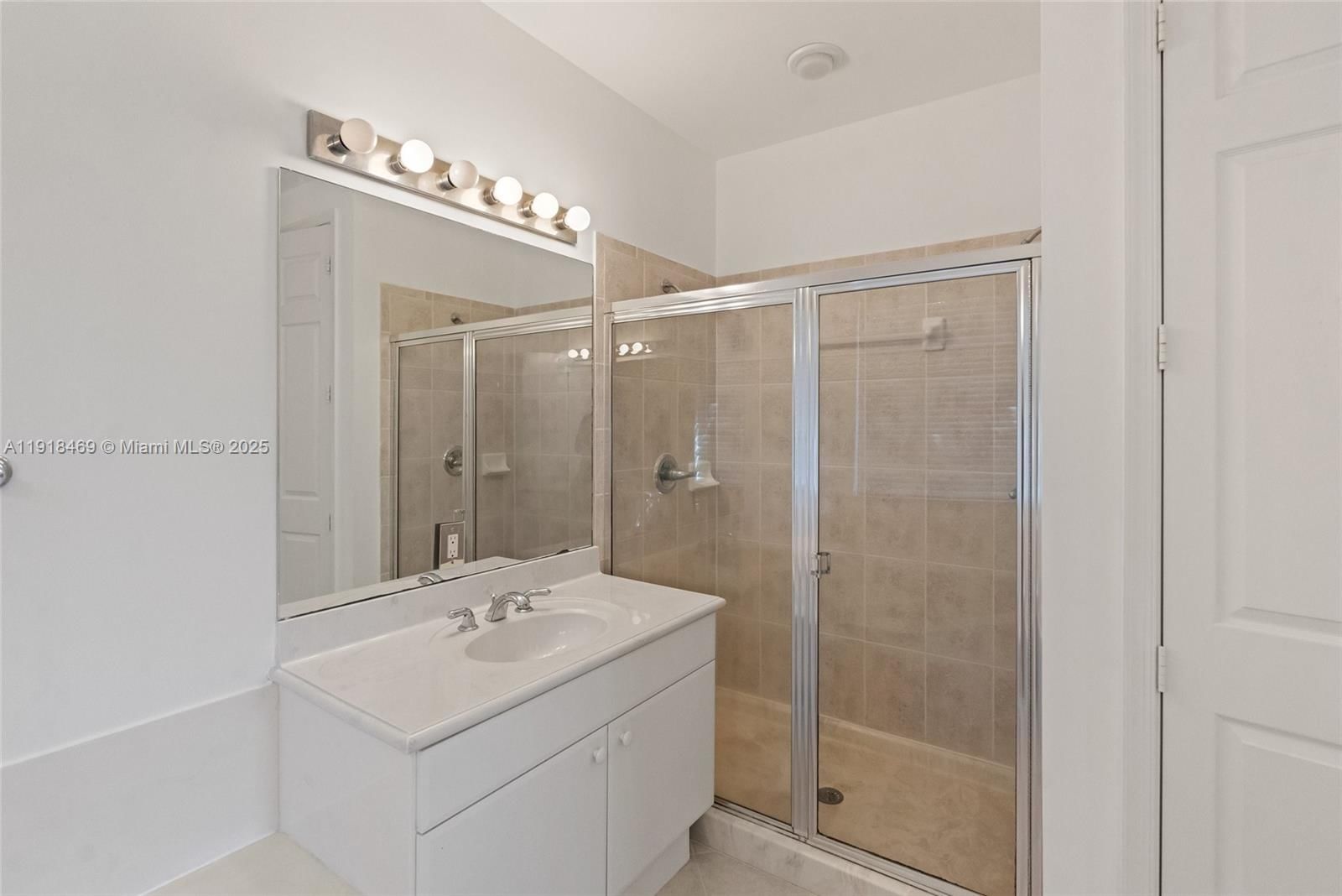 Real estate property located at 2649 Center Ct Dr #2-7, Broward, Courtside At Weston Hills, Weston, FL