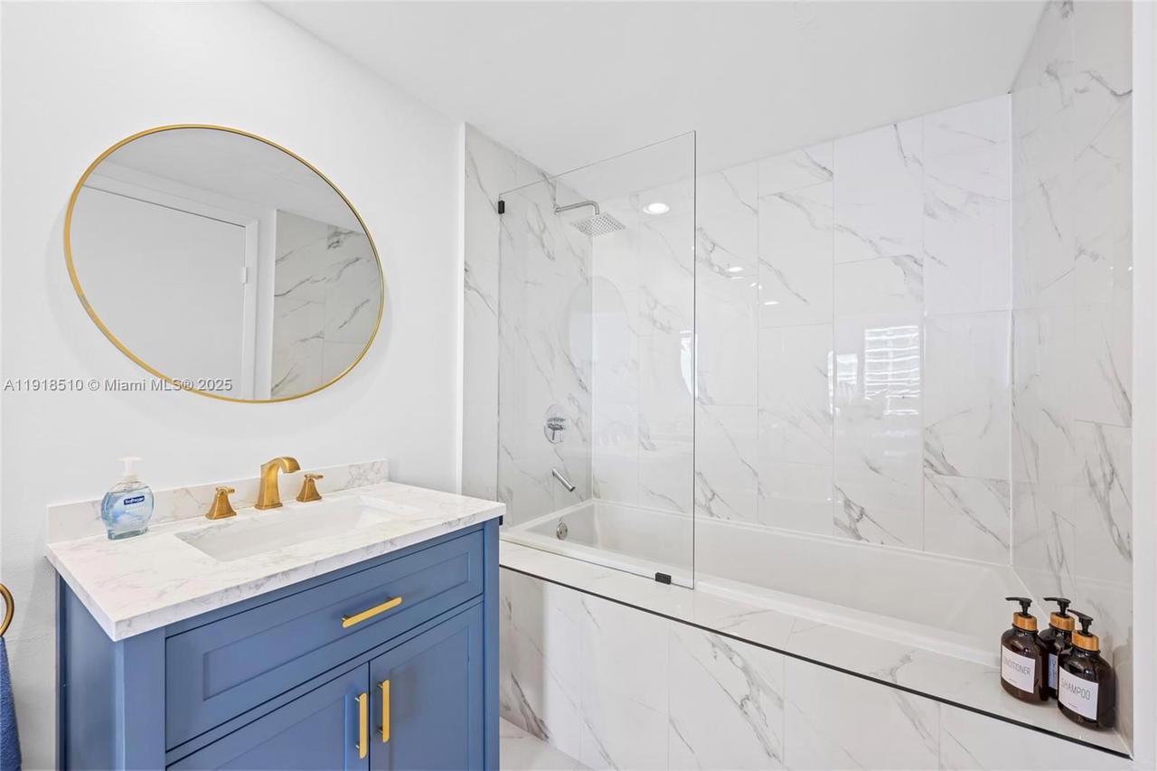 Real estate property located at 485 Brickell Ave #3503, Miami-dade, Icon Brickell Condo No 3, Miami, FL