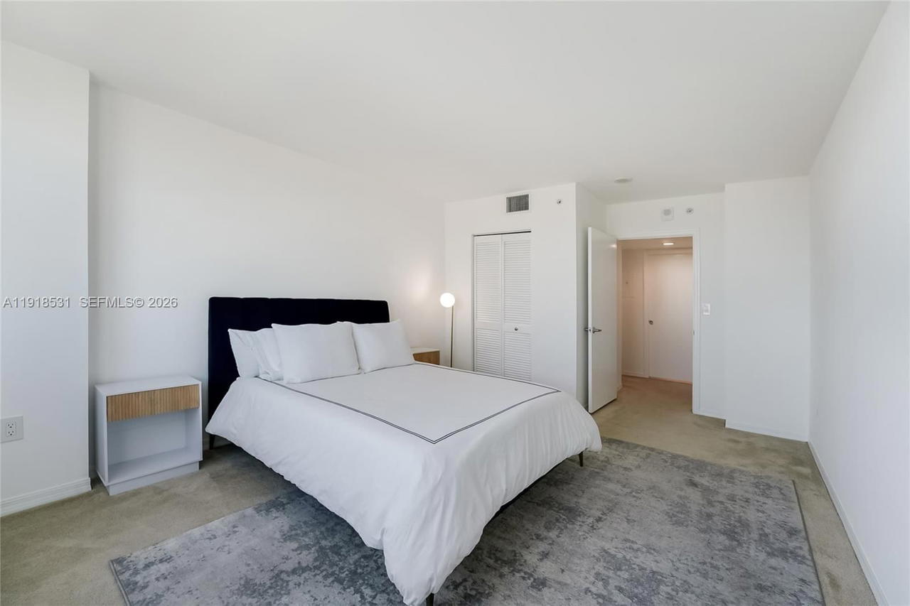 Real estate property located at 90 Alton Rd #1209, Miami-dade, Yacht Club At Portofino, Miami Beach, FL