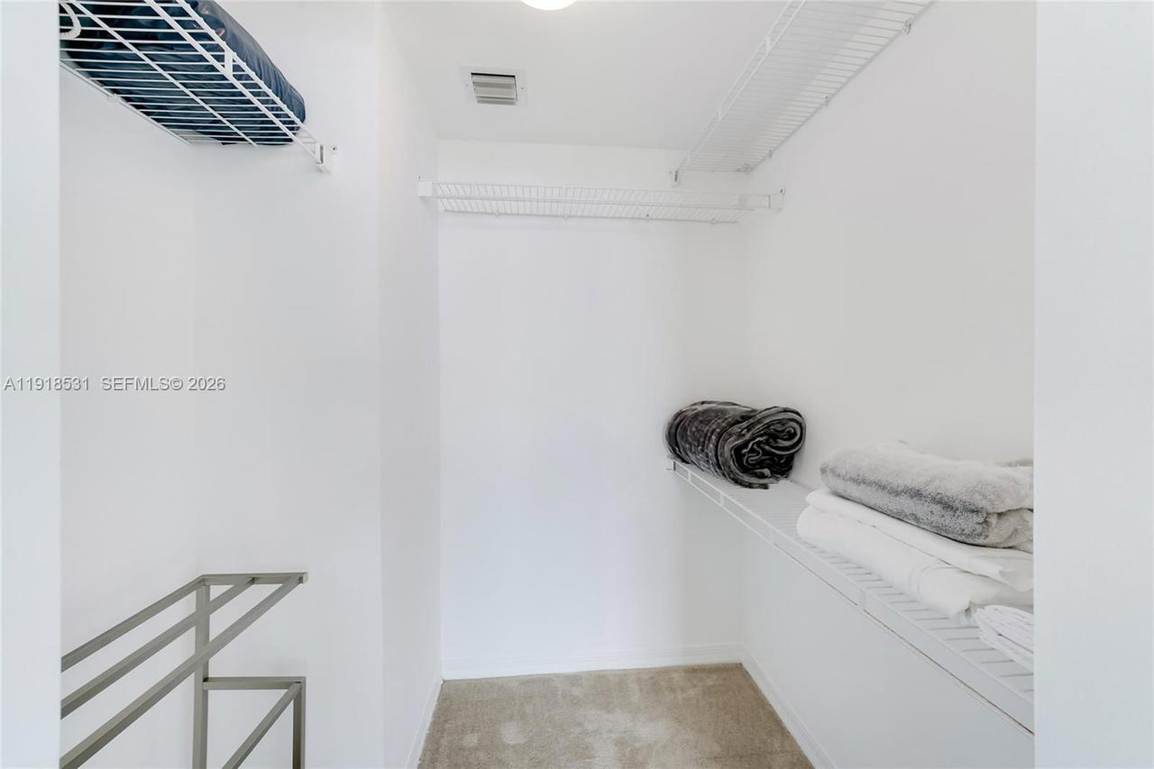 Real estate property located at 90 Alton Rd #1209, Miami-dade, Yacht Club At Portofino, Miami Beach, FL