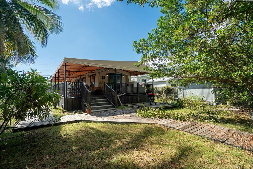 Real estate property located at 561 Gordon Cir, Monroe, Bermuda Shores Amd, Key Largo, FL