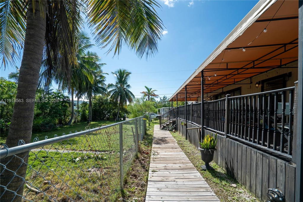Real estate property located at 561 Gordon Cir, Monroe, Bermuda Shores Amd, Key Largo, FL