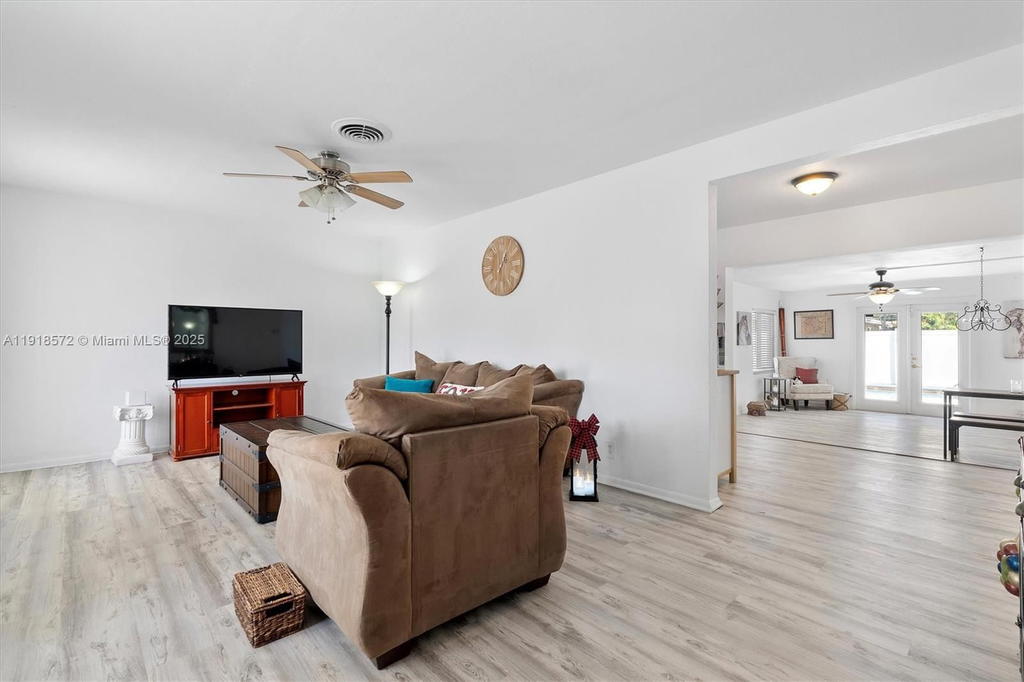 Real estate property located at 2012 11th Ave, Broward, Hillmont-middle River Vis, Fort Lauderdale, FL
