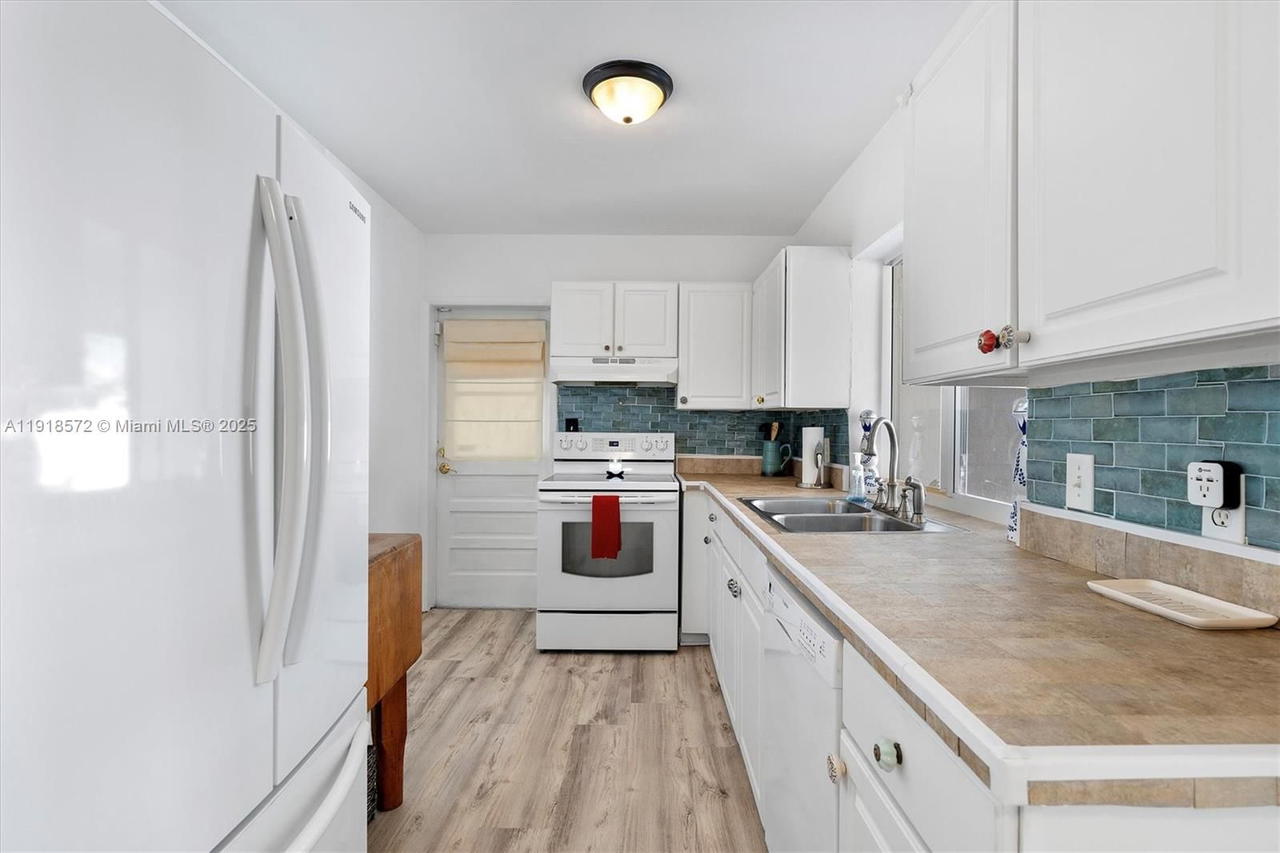 Real estate property located at 2012 11th Ave, Broward, Hillmont-middle River Vis, Fort Lauderdale, FL