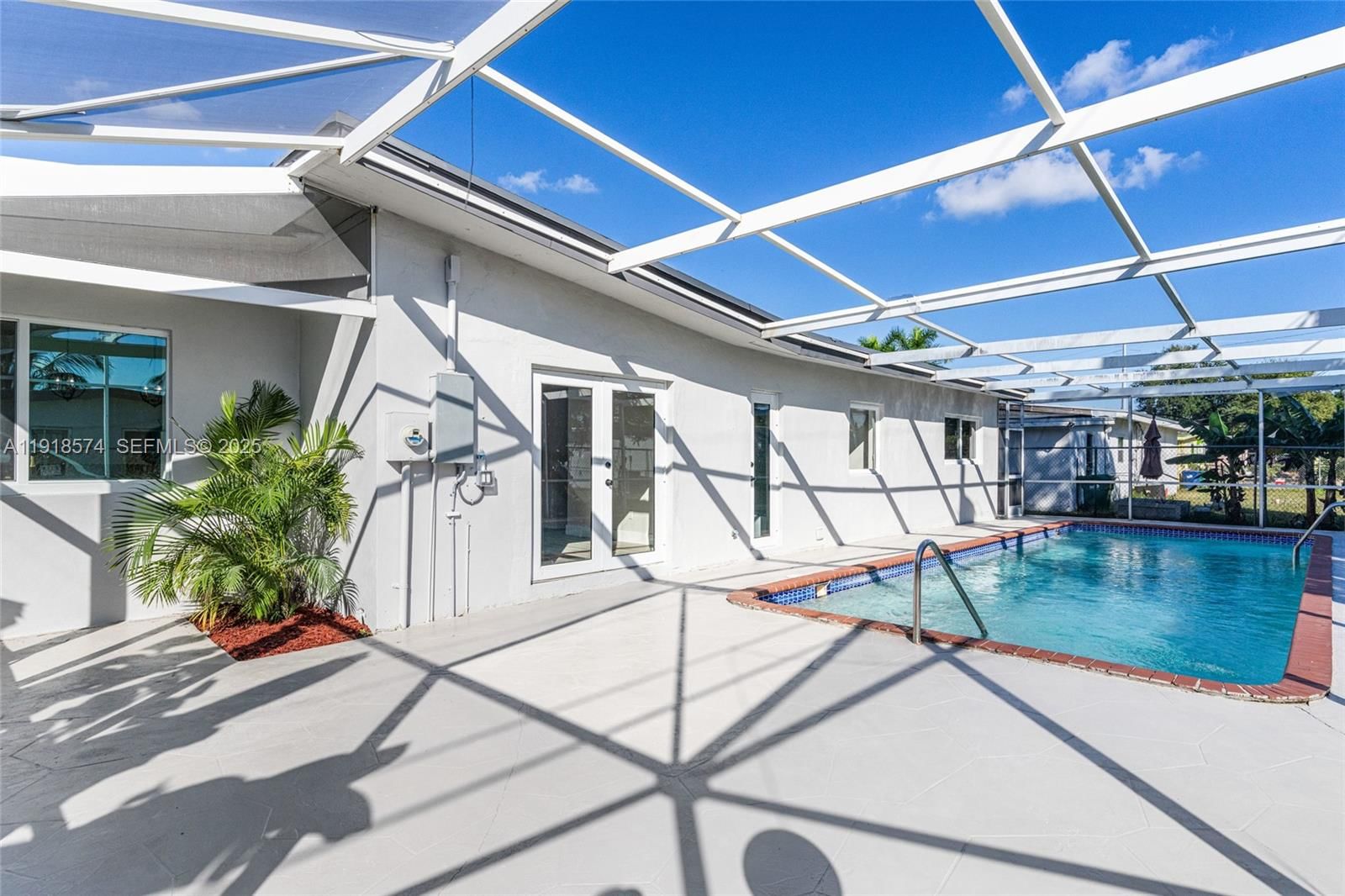 Real estate property located at 832 171st Ter, Miami-dade, Cravero Cloverleaf Estate, Miami Gardens, FL