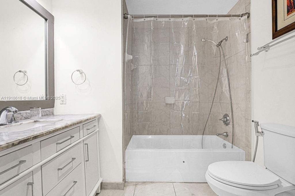 Real estate property located at 6801 44th St #101, Miami-dade, Gables Court Condo, Miami, FL