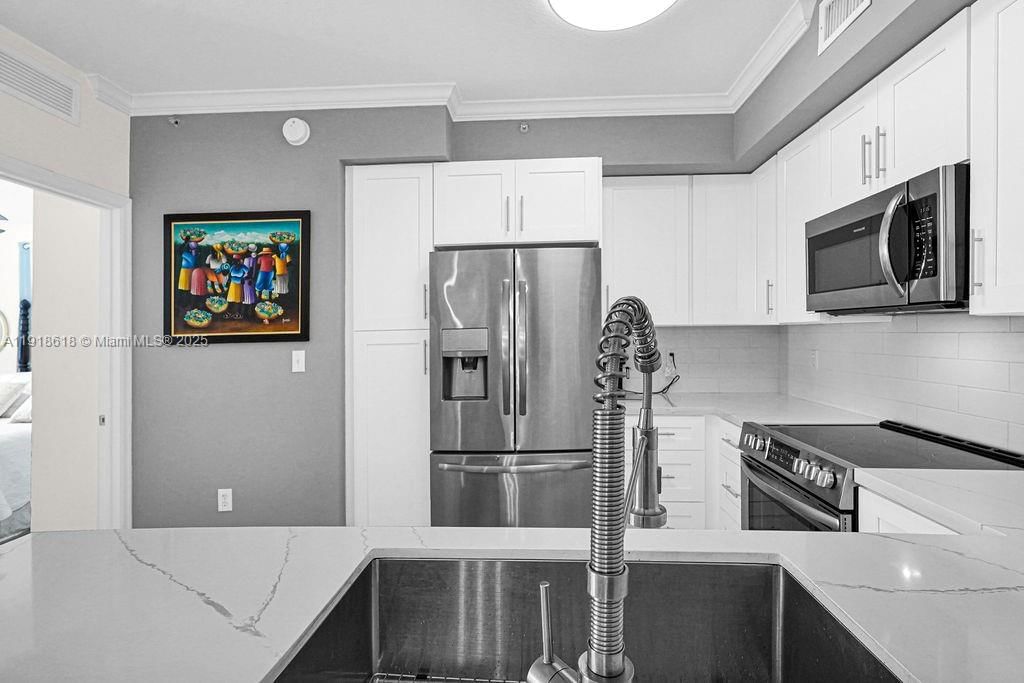 Real estate property located at 6801 44th St #101, Miami-dade, Gables Court Condo, Miami, FL