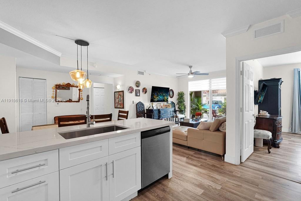 Real estate property located at 6801 44th St #101, Miami-dade, Gables Court Condo, Miami, FL