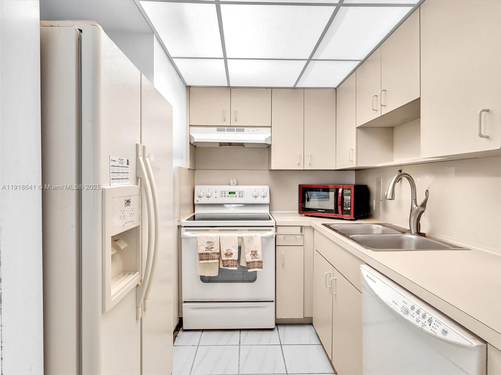 Real estate property located at 14368 96th Ter, Miami-dade, Kendall Center, Miami, FL