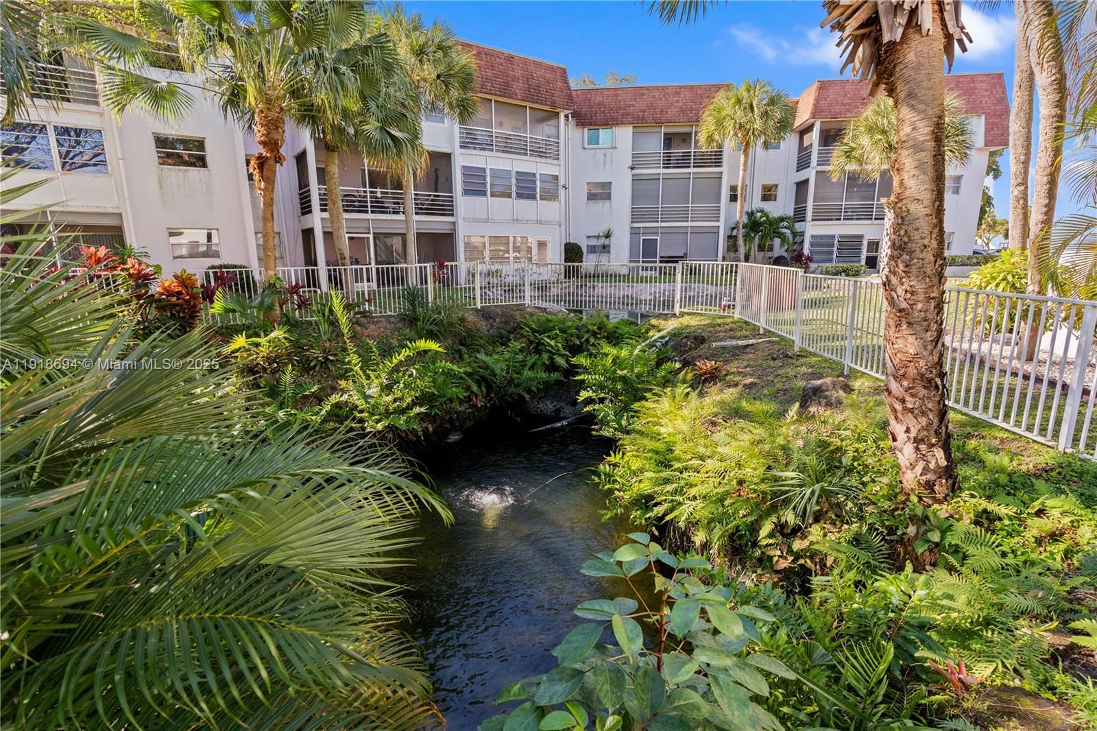 Real estate property located at 8000 Lagos De Campo Blvd A-104, Broward, Canongate Condominium, Tamarac, FL
