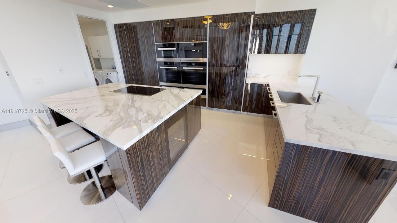 Real estate property located at 18555 COLLINS AVE #4804, Miami-dade, 0, Sunny Isles Beach, FL