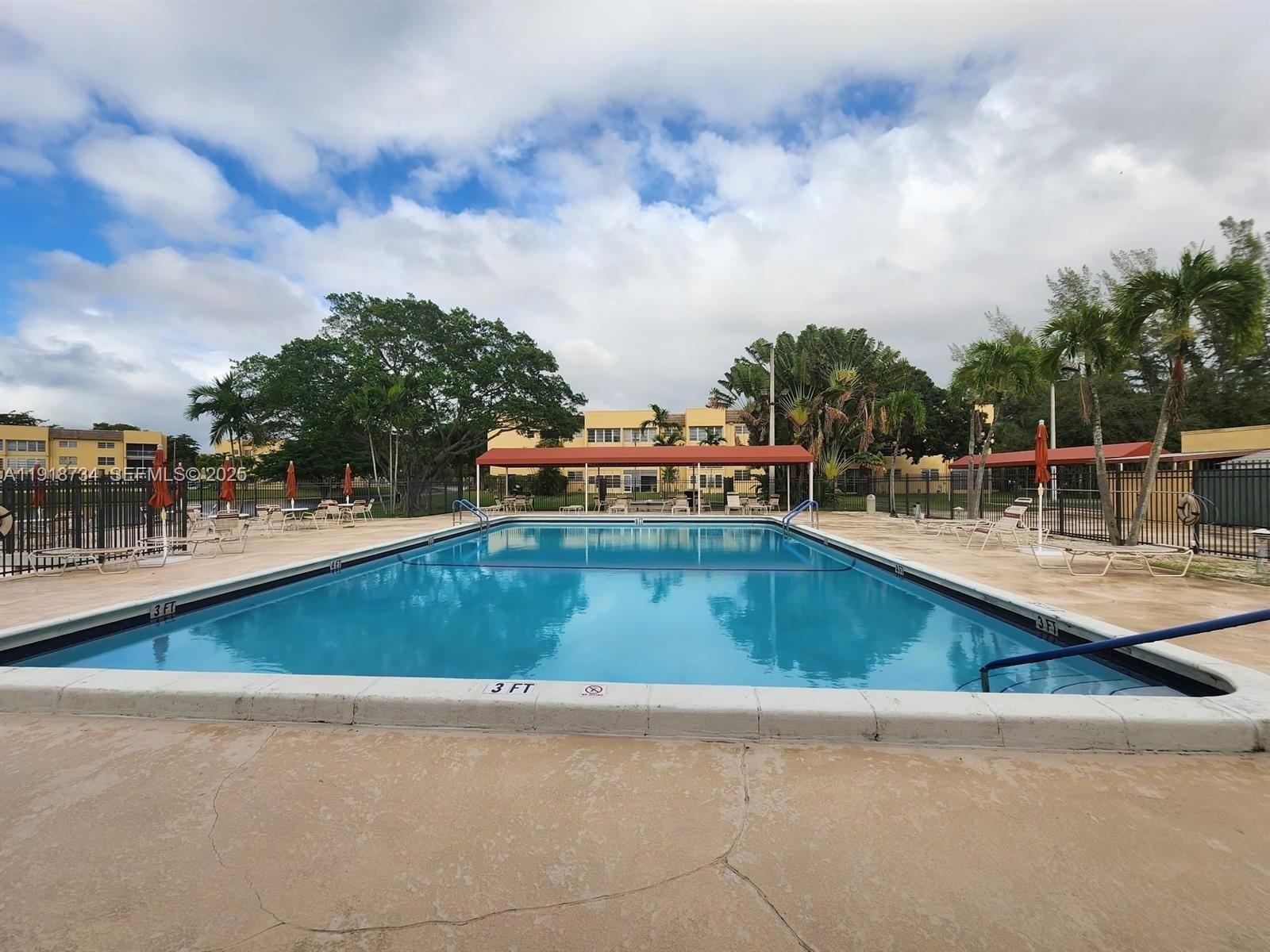 Real estate property located at 5800 64th Ave #108, Broward, Bermuda Club Nine Condo, Tamarac, FL