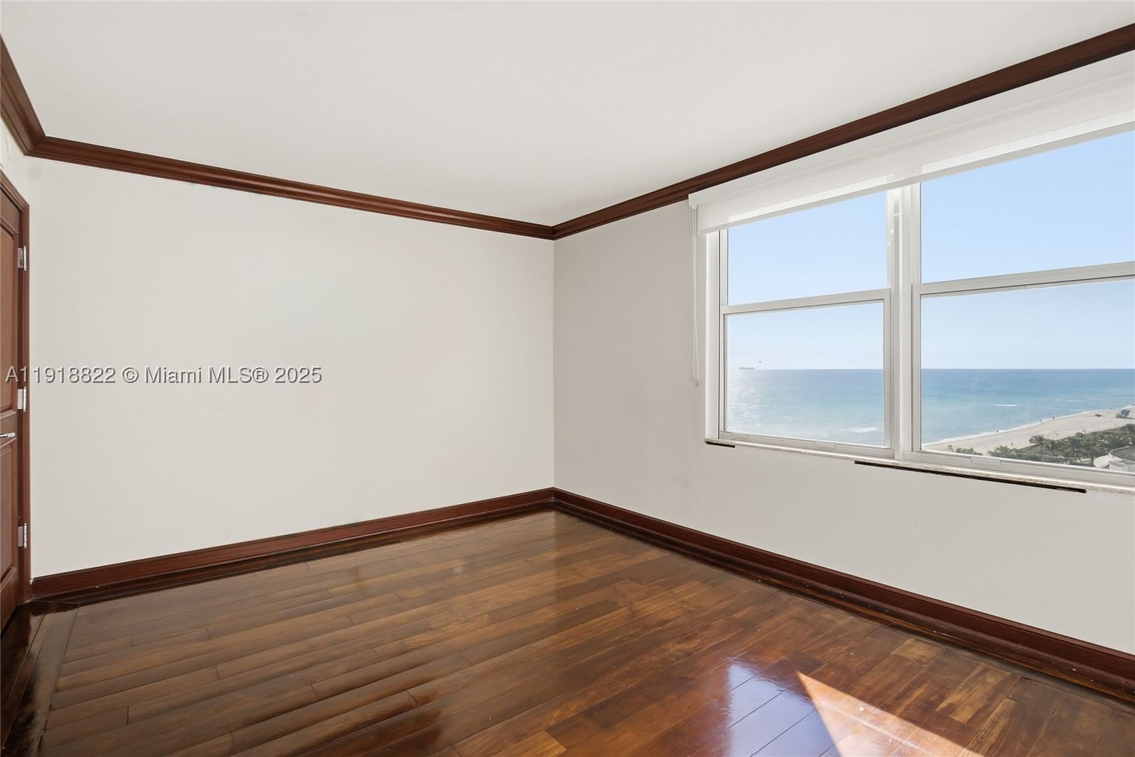 Real estate property located at 5555 Collins Ave #12N, Miami-dade, Oceanside Plaza Condo, Miami Beach, FL