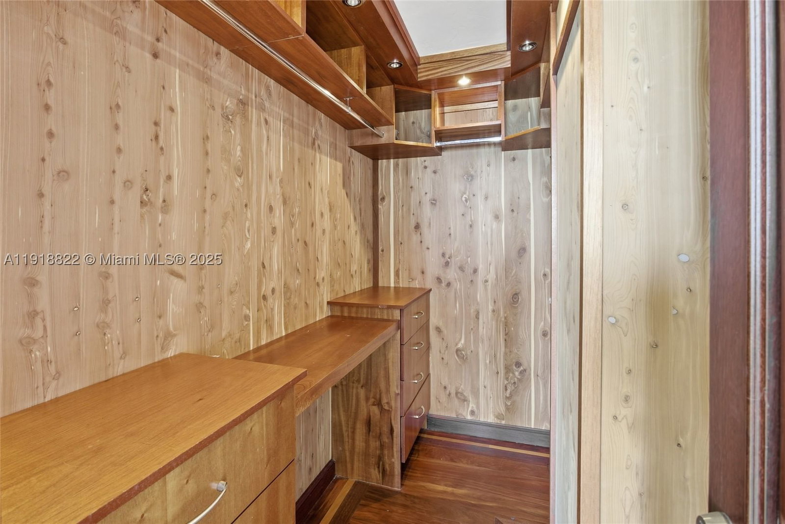 Real estate property located at 5555 Collins Ave #12N, Miami-dade, Oceanside Plaza Condo, Miami Beach, FL