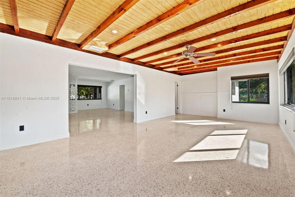 Real estate property located at 700 Rio Vista Dr, Miami-dade, Roeblings The, Miami Springs, FL