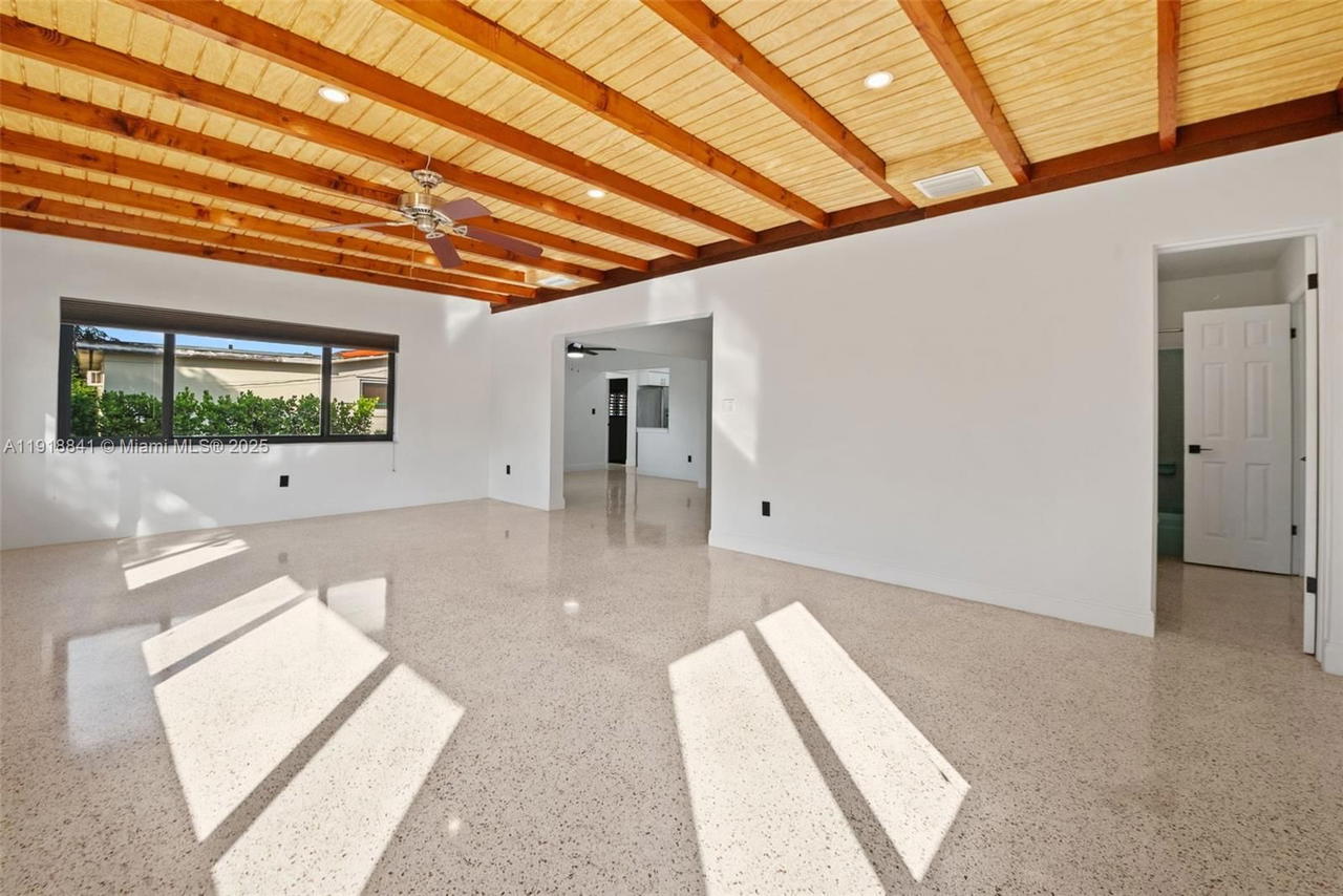 Real estate property located at 700 Rio Vista Dr, Miami-dade, Roeblings The, Miami Springs, FL