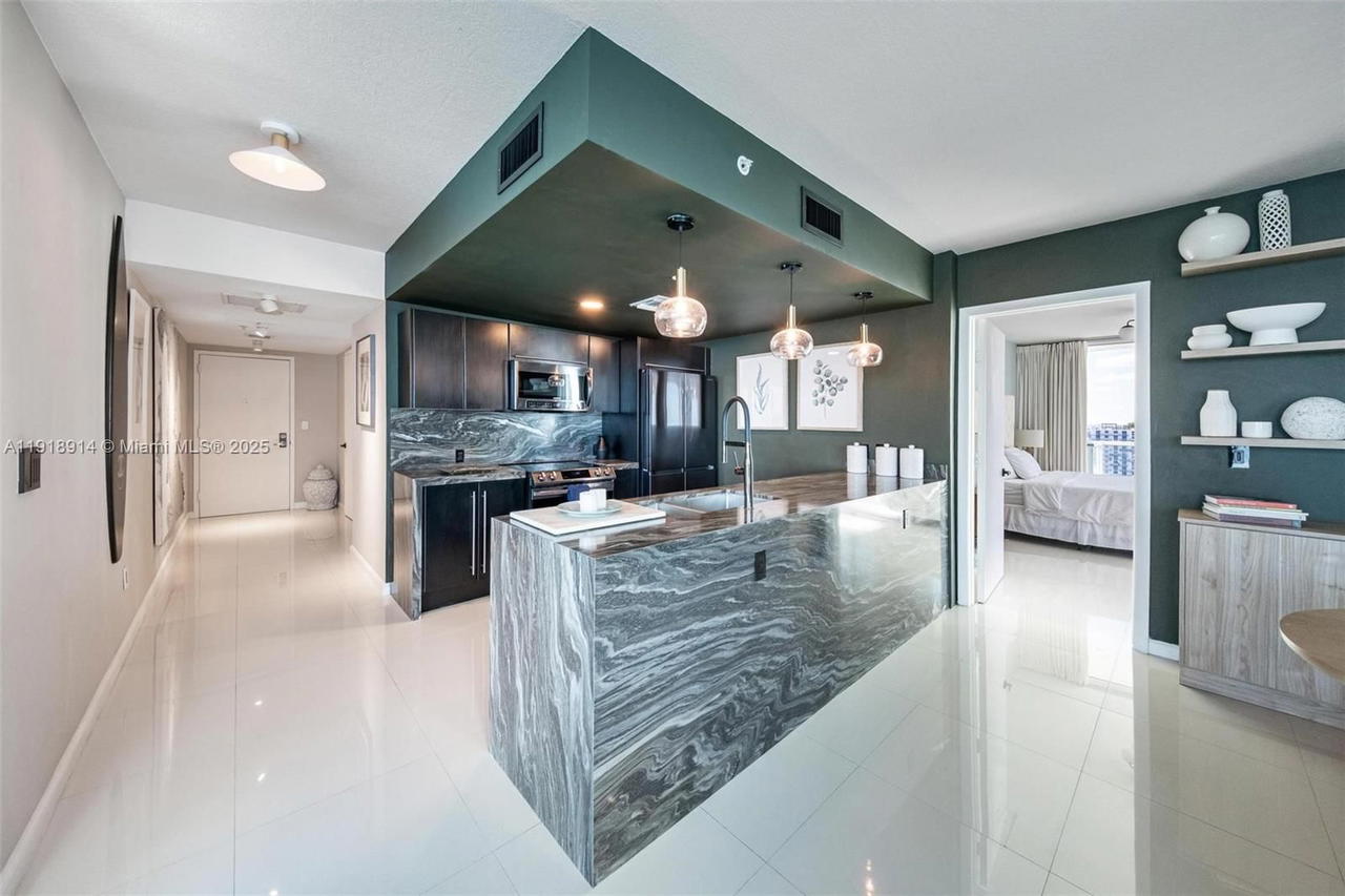 Real estate property located at 665 25th St #1805, Miami-dade, Onyx On The Bay Condo, Miami, FL