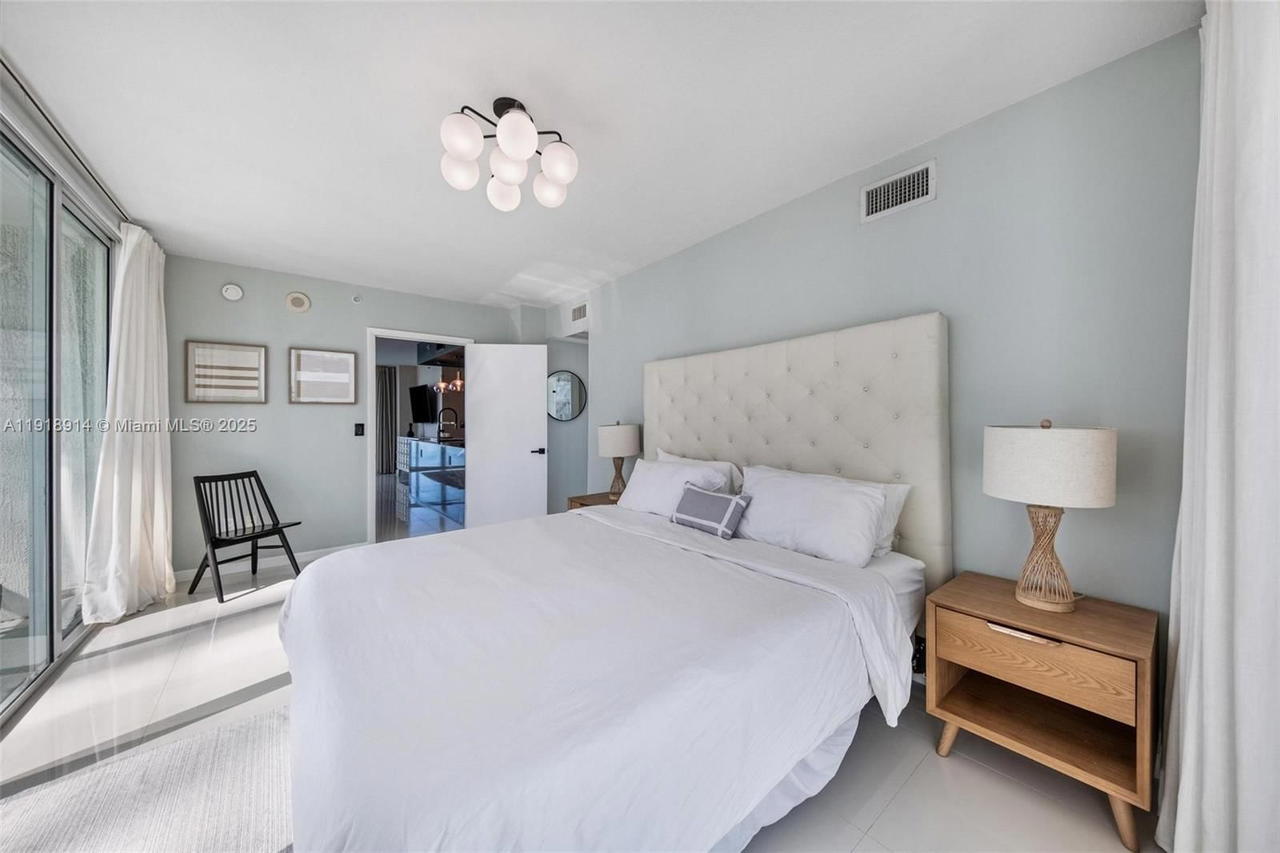 Real estate property located at 665 25th St #1805, Miami-dade, Onyx On The Bay Condo, Miami, FL