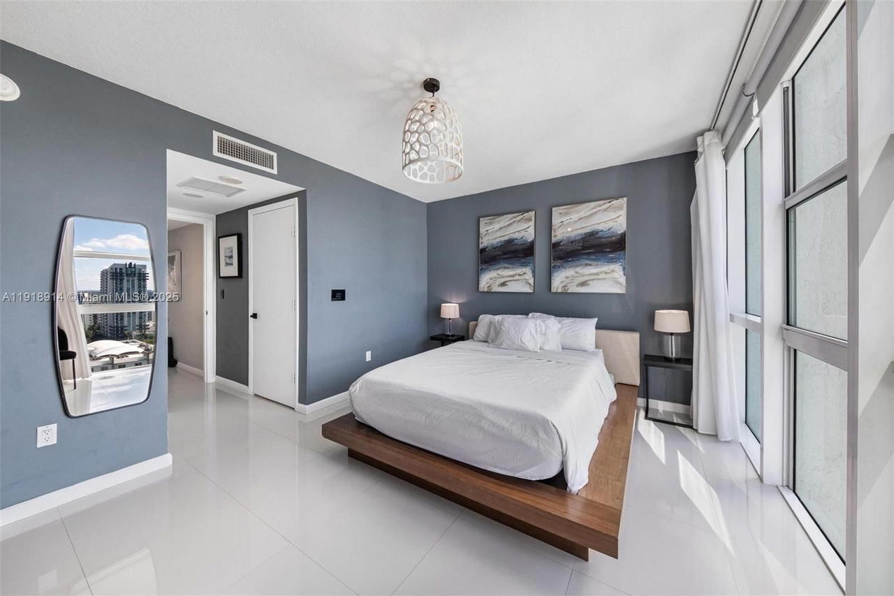 Real estate property located at 665 25th St #1805, Miami-dade, Onyx On The Bay Condo, Miami, FL