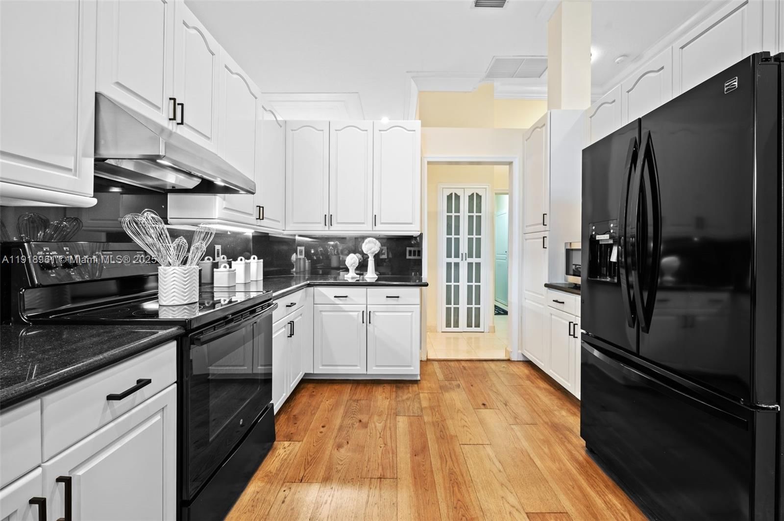 Real estate property located at 3058 Lakewood Dr, Broward, Lakewood In Weston Hills, Weston, FL