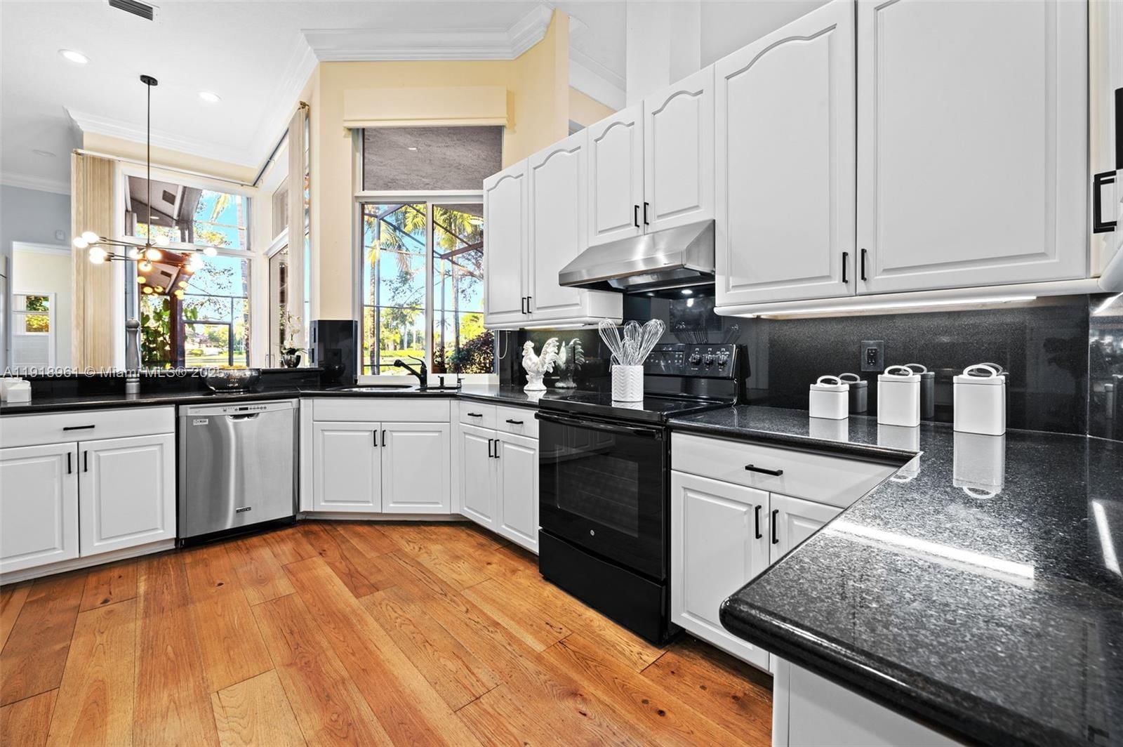Real estate property located at 3058 Lakewood Dr, Broward, Lakewood In Weston Hills, Weston, FL