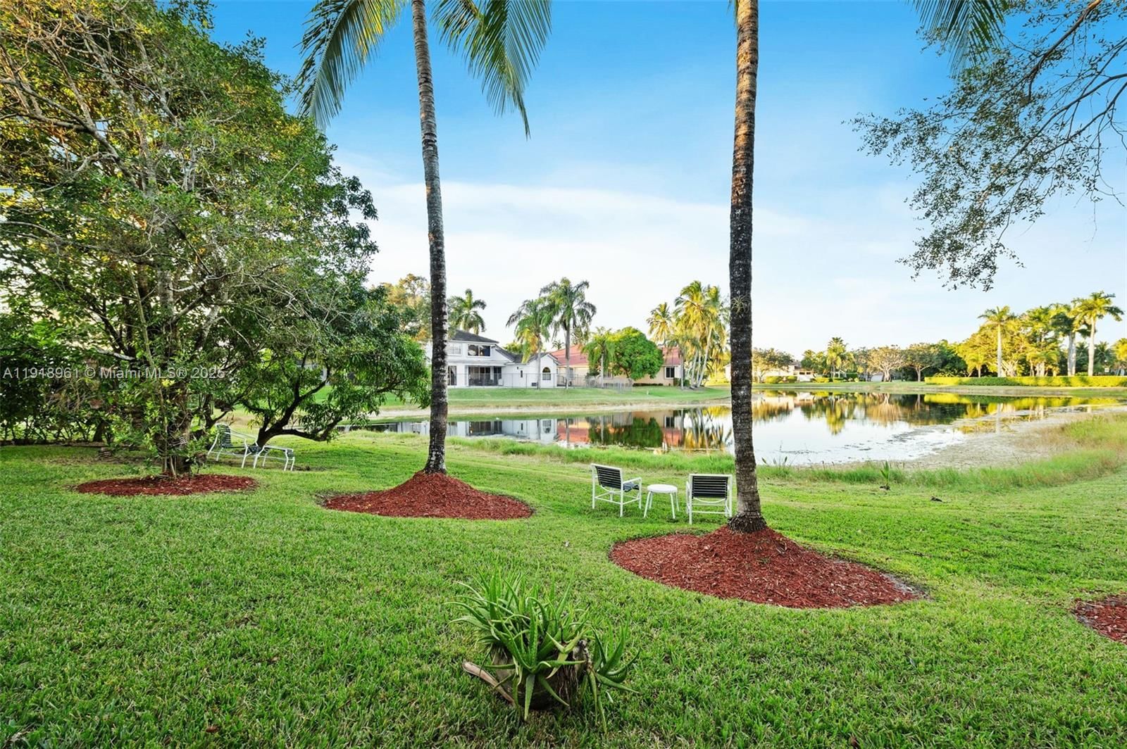 Real estate property located at 3058 Lakewood Dr, Broward, Lakewood In Weston Hills, Weston, FL