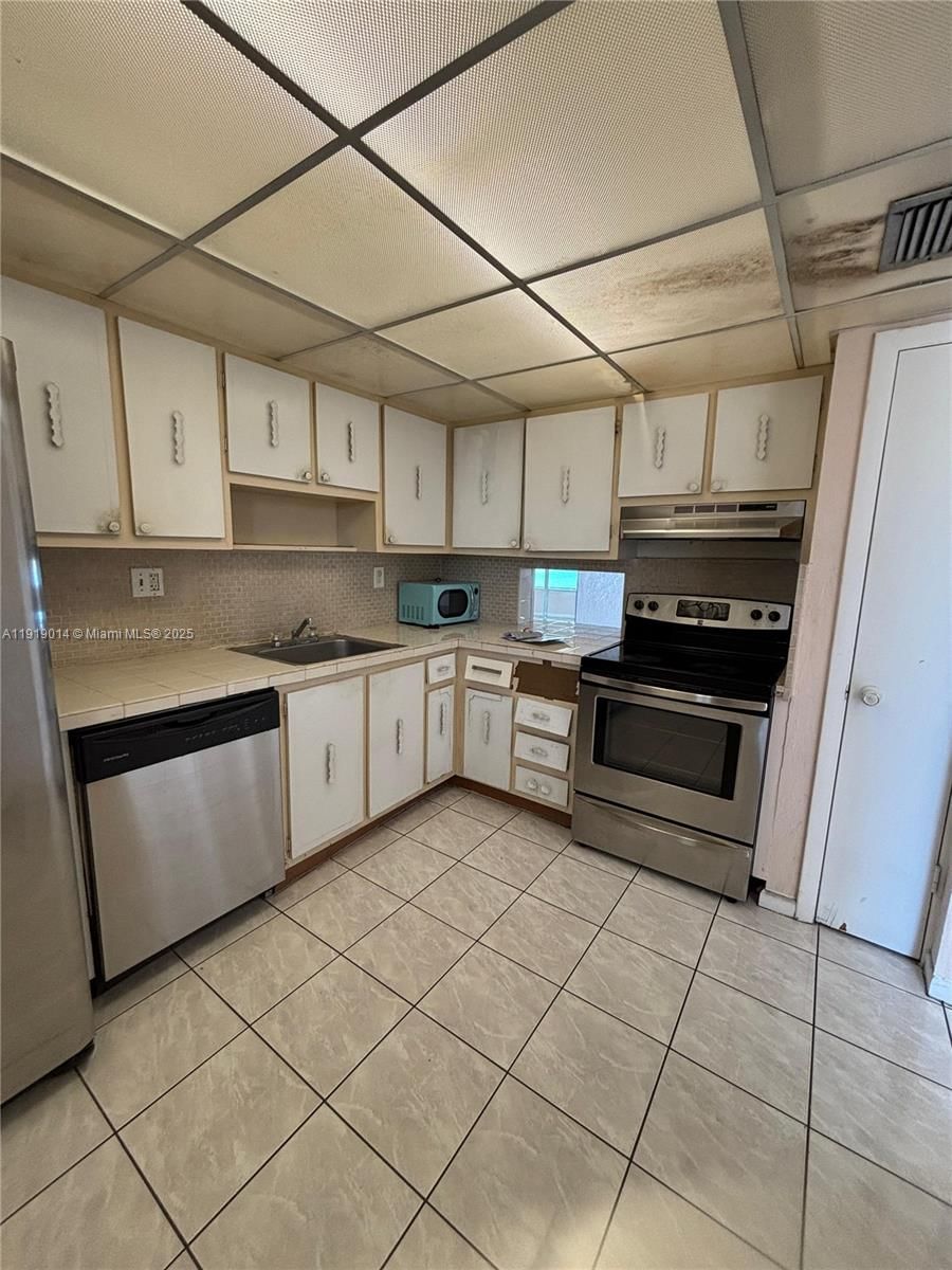 Real estate property located at 19255 2nd Ave #2218, Miami-dade, Star Lake North Nautilus, Miami, FL