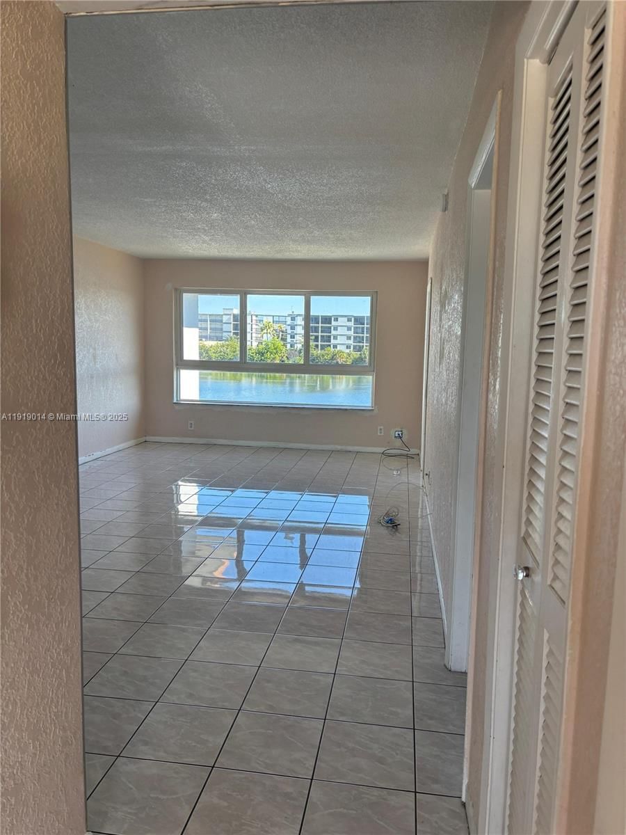 Real estate property located at 19255 2nd Ave #2218, Miami-dade, Star Lake North Nautilus, Miami, FL
