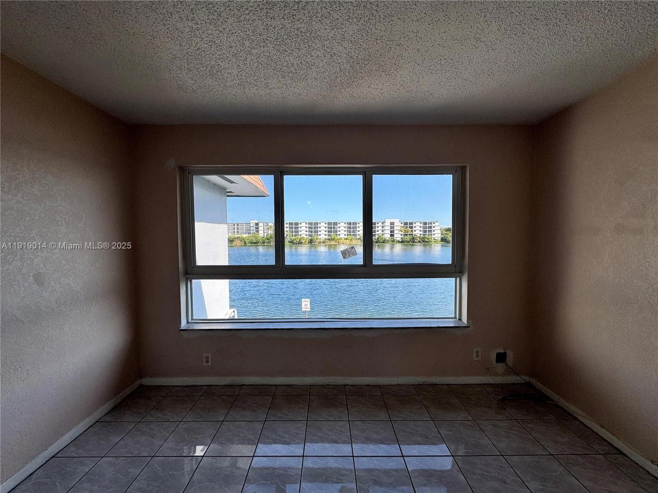 Real estate property located at 19255 2nd Ave #2218, Miami-dade, Star Lake North Nautilus, Miami, FL