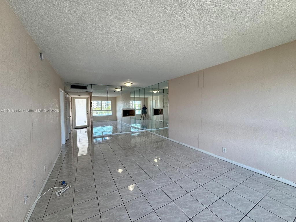 Real estate property located at 19255 2nd Ave #2218, Miami-dade, Star Lake North Nautilus, Miami, FL